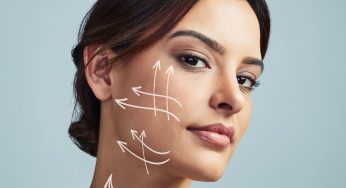 Mengencangkan Wajah dengan Facelift: Manfaat dan Risikonya